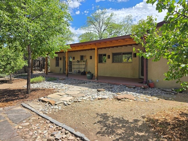 Building Photo - 1618 Pso De La Conquistadora
