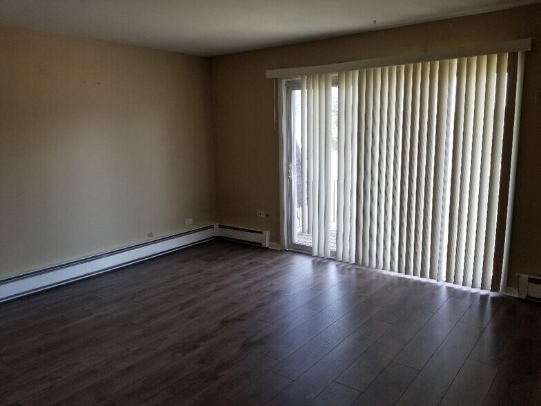 Building Photo - 12817 Carriage Ln