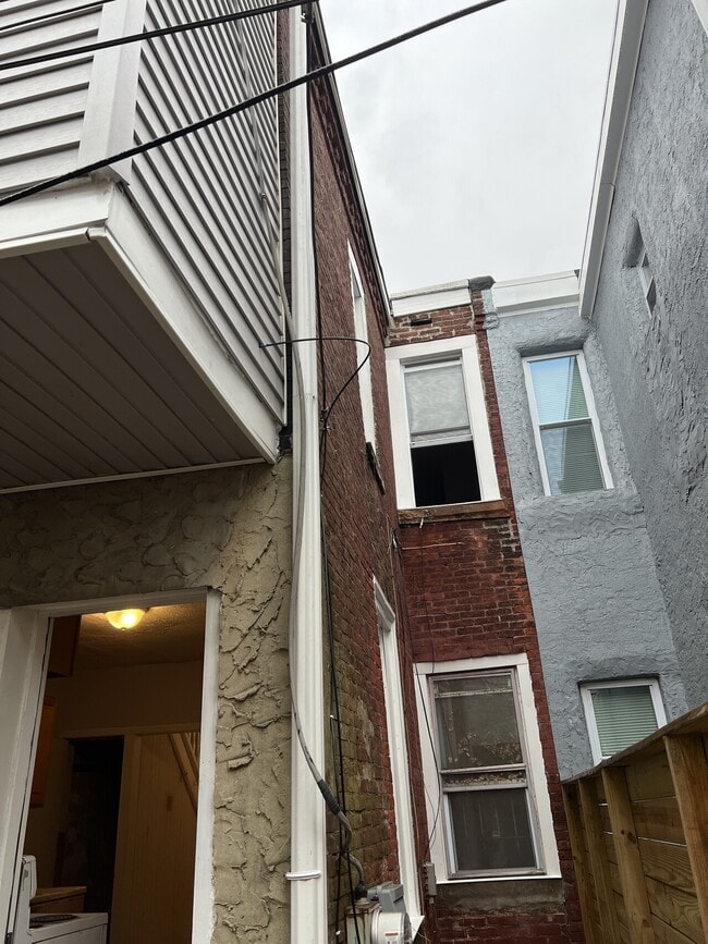 Building Photo - 2251 N Chadwick