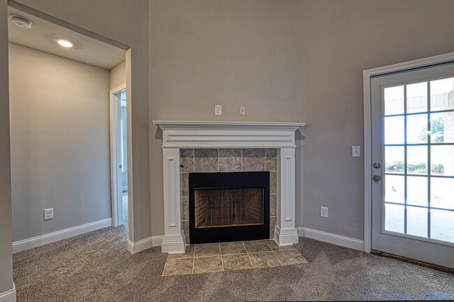 Building Photo - 180 Abercorn Dr