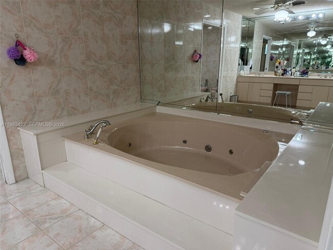 Building Photo - 6541 SW 31st St