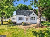 Building Photo - 105 Oak Hill Dr