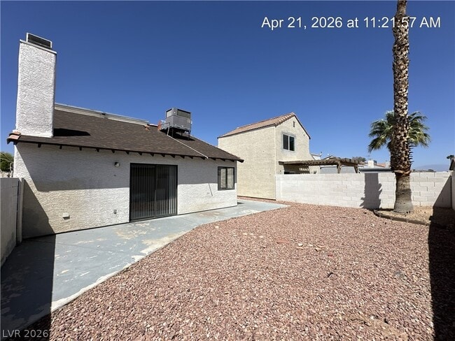 Building Photo - 329 Chastine St