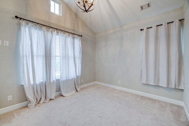 Building Photo - 775 Westcott Ln