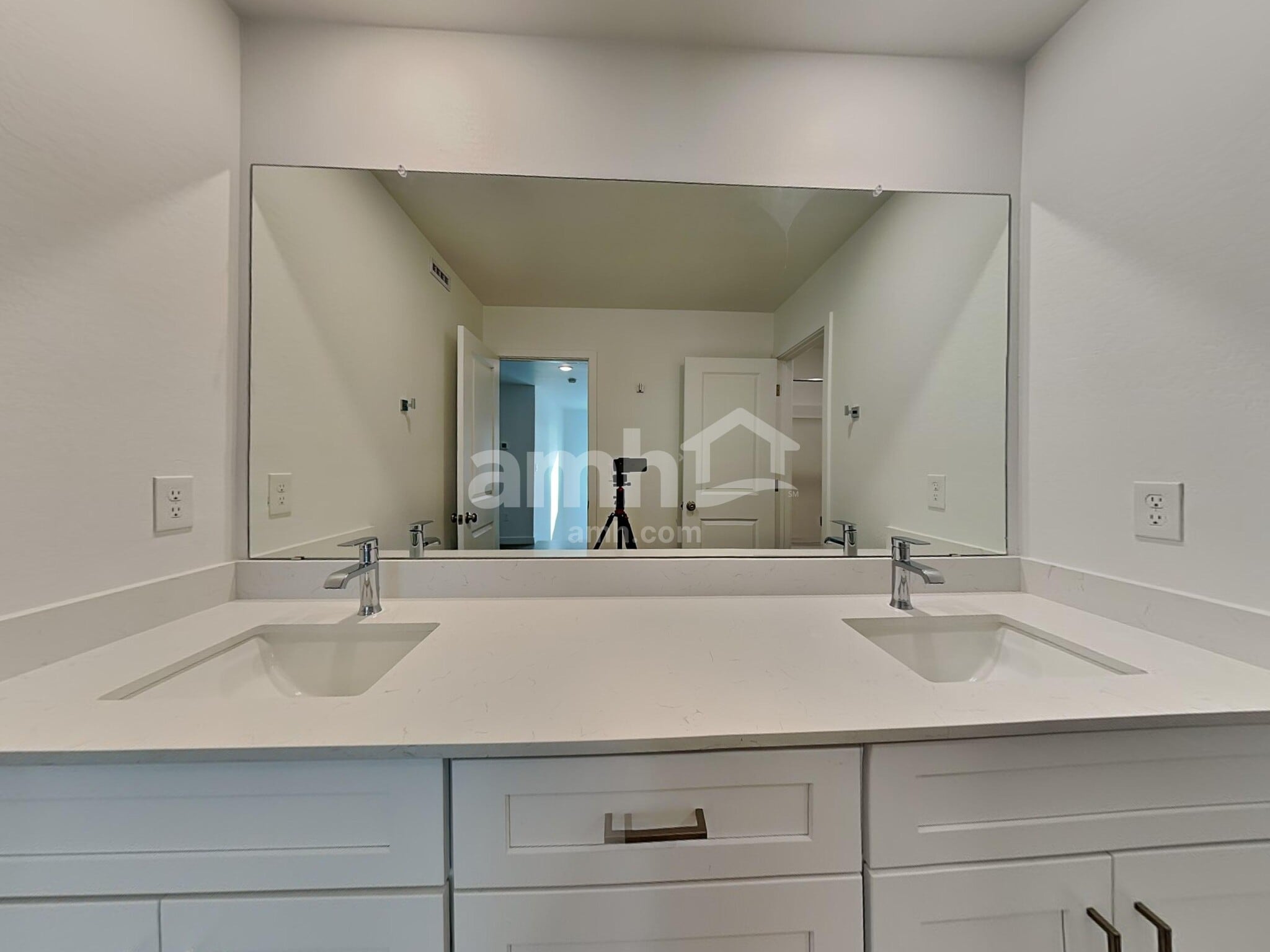 Building Photo - 12528 W Adair Dr