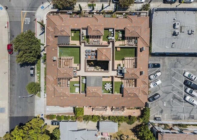 Building Photo - 201 N Reese Pl