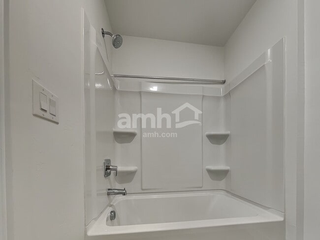 Building Photo - 9555 Harkes Dr