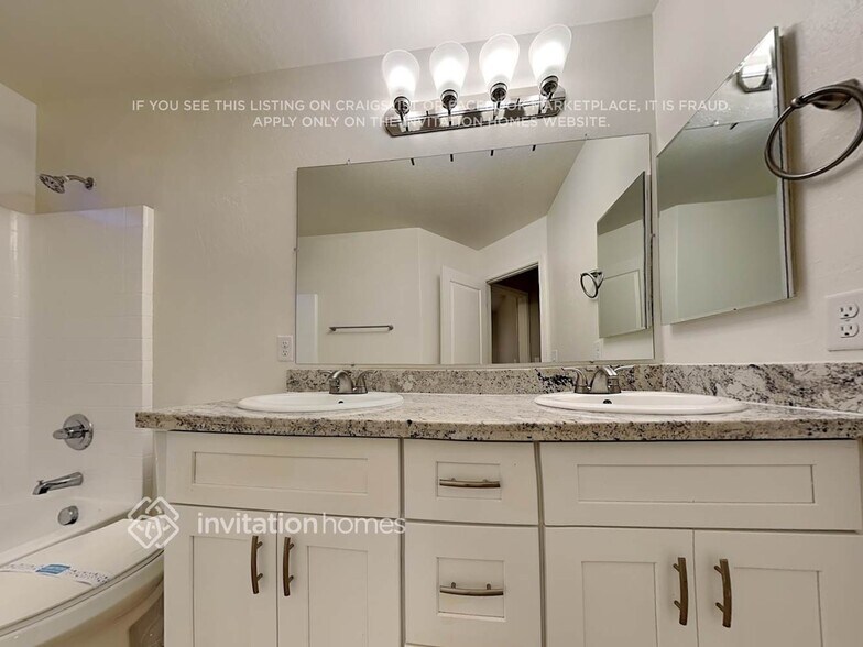 Building Photo - 3845 W Goldmine Mountain Dr