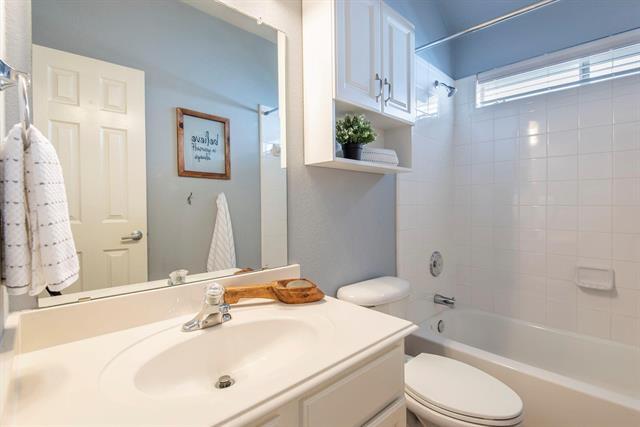 Building Photo - 9728 Hedge Bell Dr