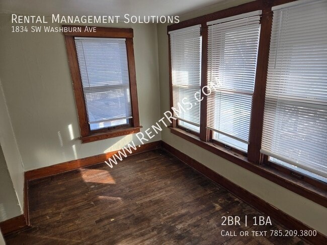 Building Photo - 1834 SW Washburn Ave