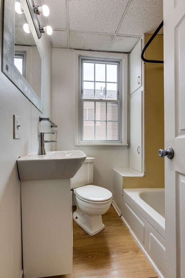 Building Photo - 275 Lelia St