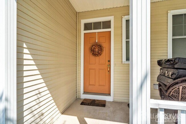 Building Photo - 38 S Shore Dr