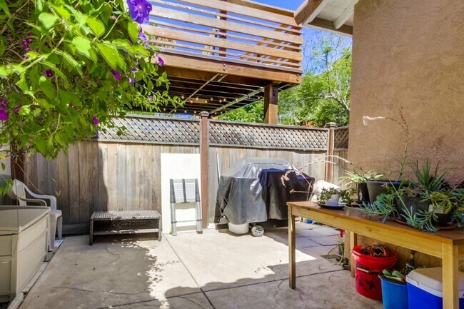 Building Photo - 1590 Country Vistas Ln