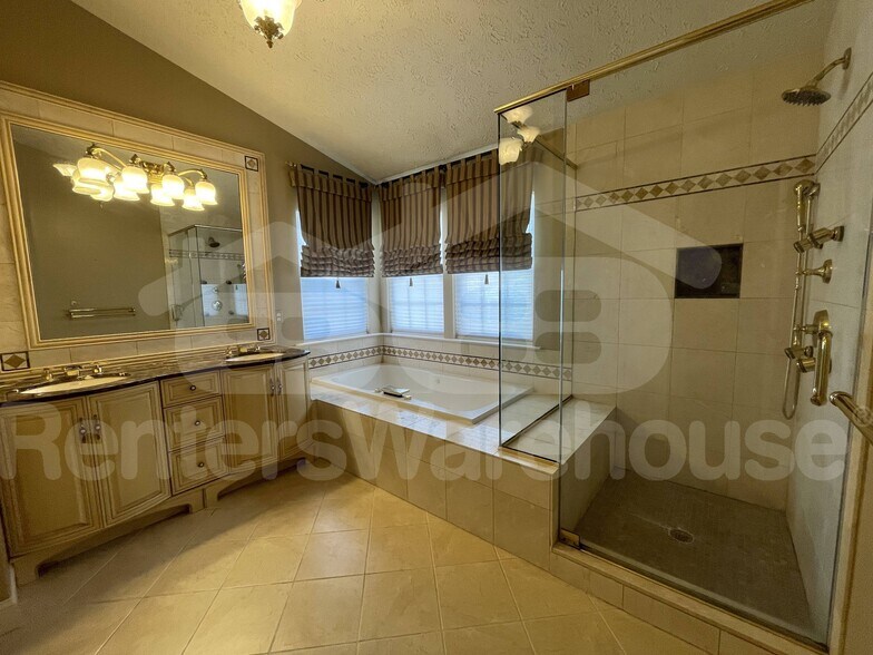 Building Photo - 217 Colgate Dr