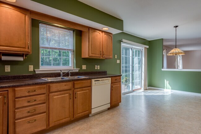 Building Photo - 80 Hillbrook Dr