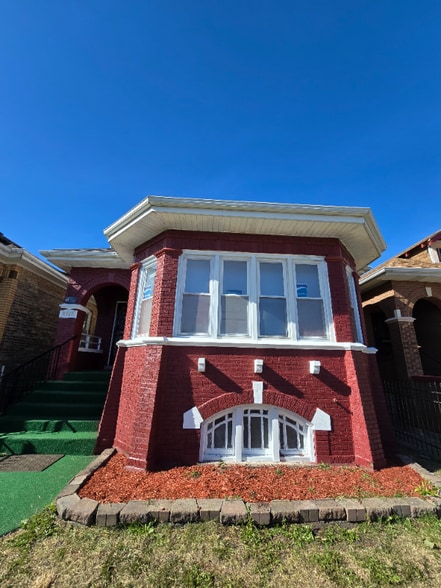 Building Photo - 8016 S Wolcott Ave