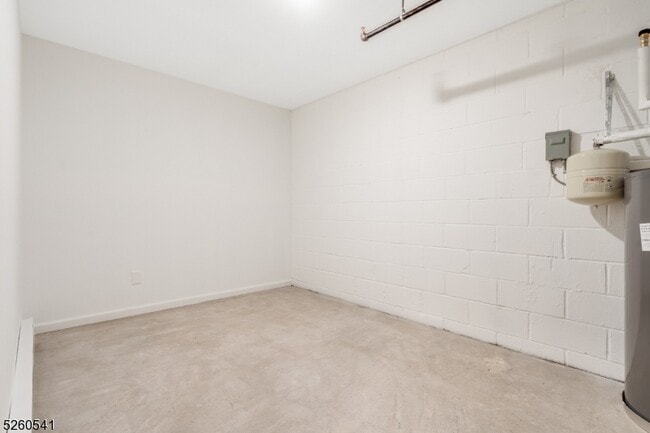 Building Photo - 50 Sam Bonnell Dr