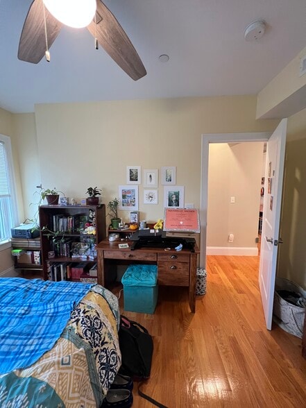 Building Photo - 118 Holland St