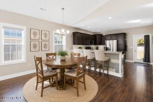 Building Photo - 2831 Country Club Dr