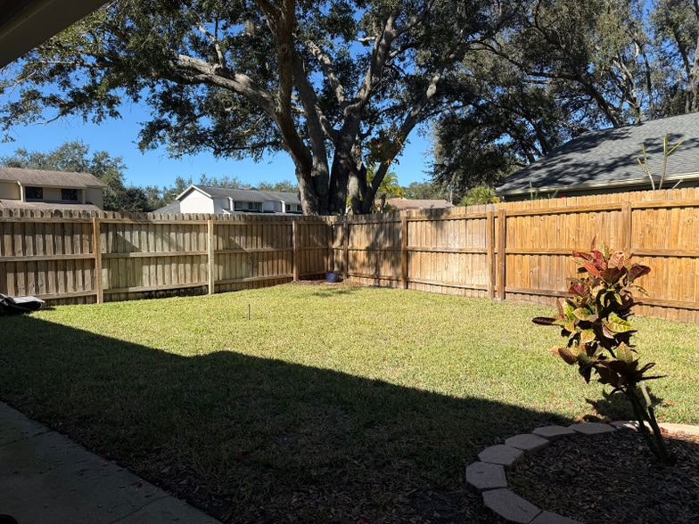 Building Photo - 13903 A Bardmoor Pl