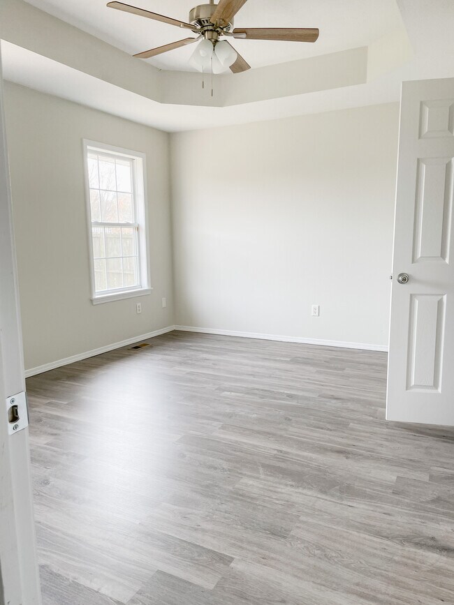 Primary Bedroom - 704 N Cottonwood Ave