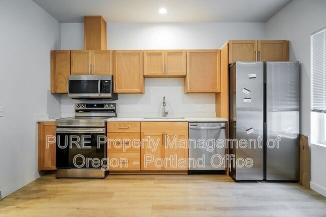 Building Photo - 6786 N McKenna Ave