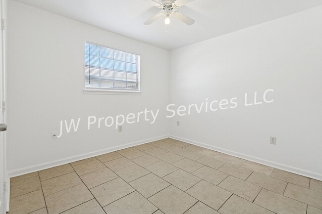 Building Photo - 204 Wilker Neal Ave