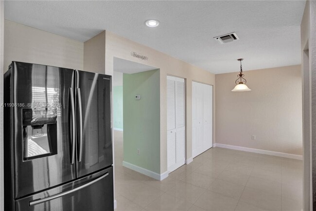 Building Photo - 5967 Glasgow Way