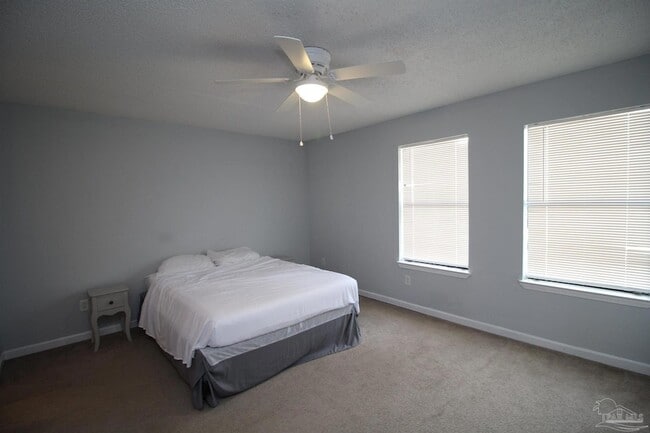 Building Photo - 950 Coronado Dr