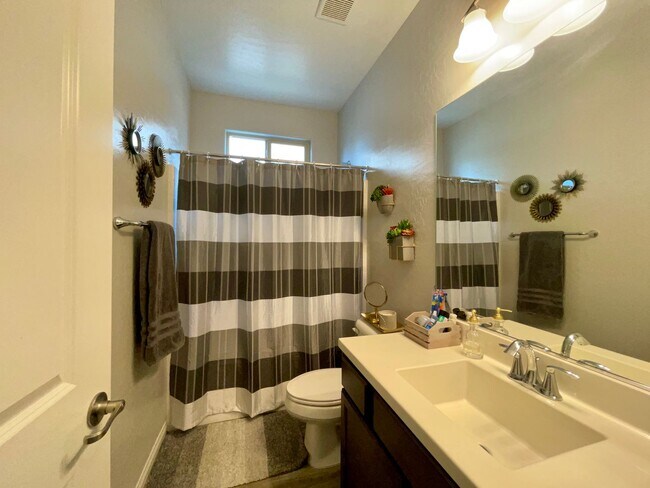 Building Photo - Fully Furnished Designer Home in Guard-Gated Rhodes Ranch – Short-Term Luxury Rental