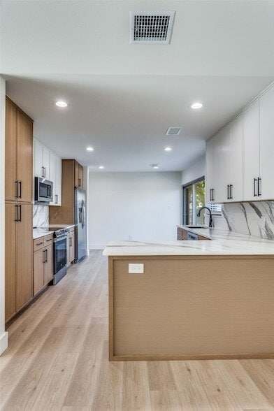 Building Photo - 200 Trellis Pl