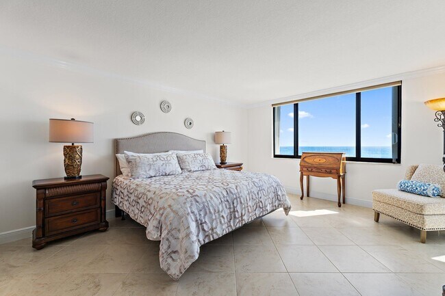 Building Photo - 840 Ocean Dr
