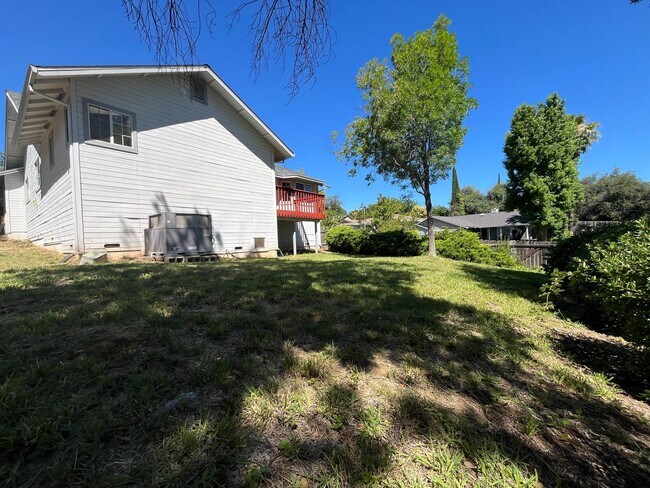 Building Photo - Mary Lake home! Must see!