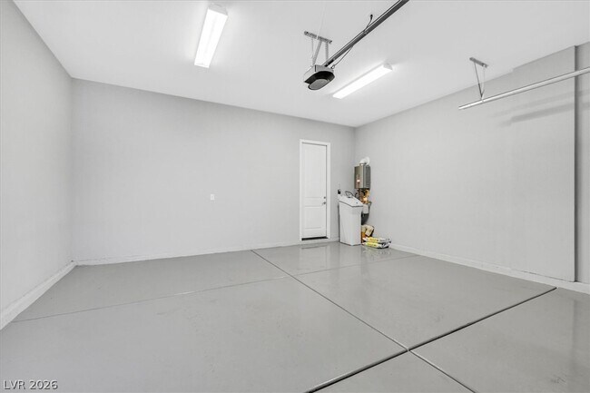 Building Photo - 3367 Stone View Ave