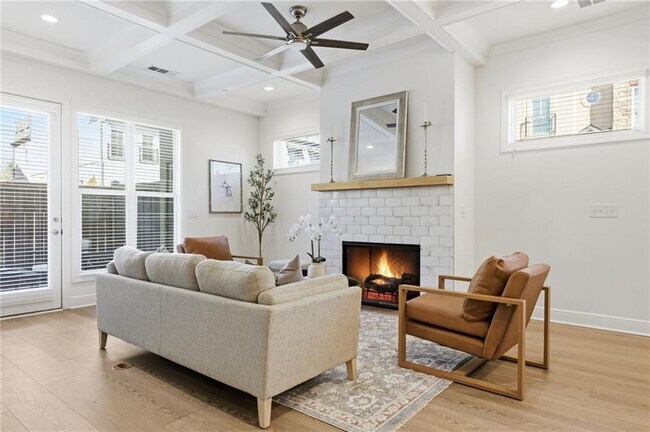 Building Photo - 110 Via Roma