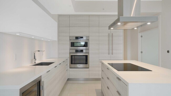 Building Photo - 155 E Boca Raton Rd