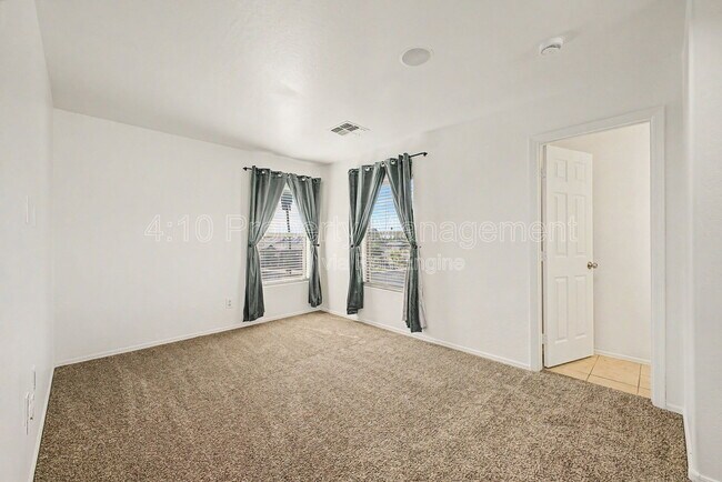 Building Photo - 6355 W Sophie Ln