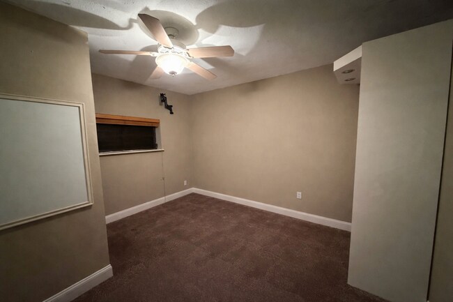 Building Photo - 6610 Golden Gate Pkwy