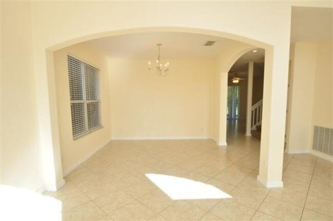 Building Photo - 12033 Blairemont Way