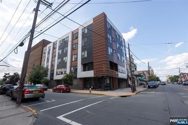 Building Photo - 6401 Park Ave