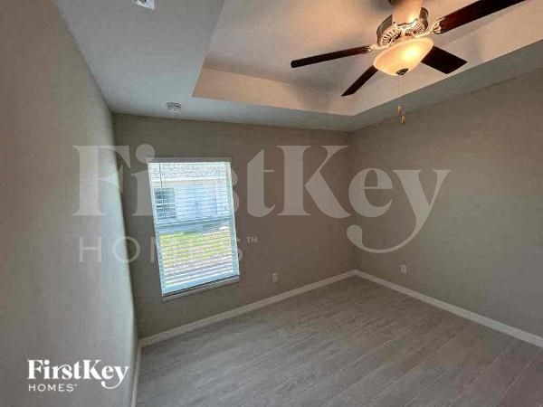Building Photo - 406 SW 31st Ave