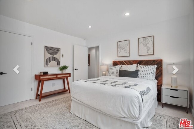 Building Photo - 960 Larrabee St