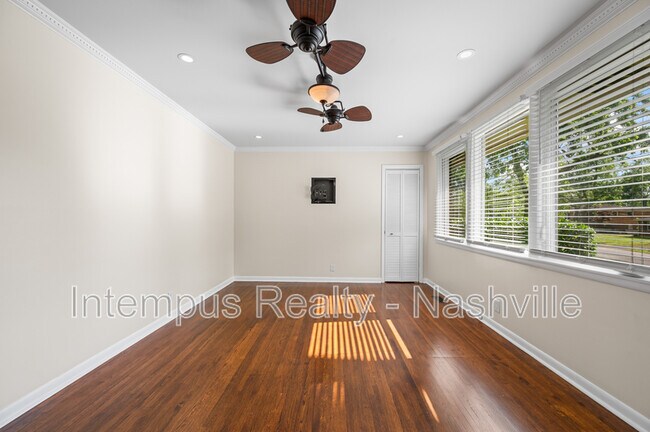 Building Photo - 7020 Bonnamere Dr