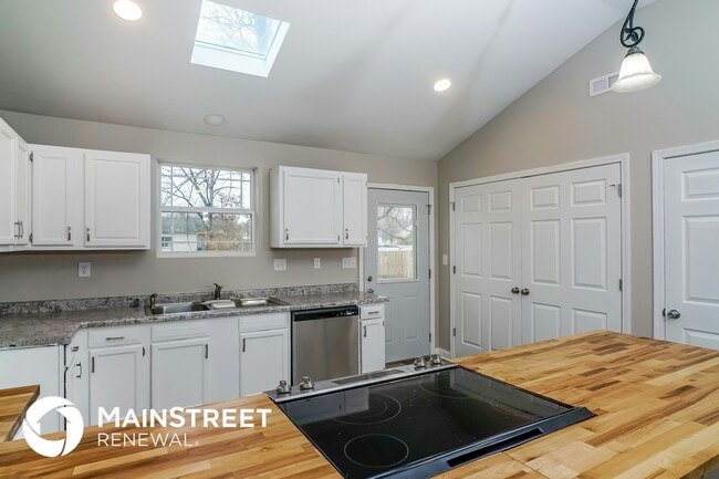 Building Photo - 7103 Betsy Ross Dr