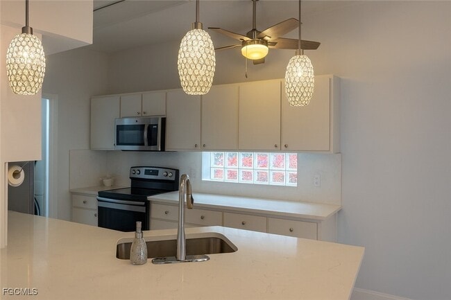 Building Photo - 10700 Aqua Surf Ct