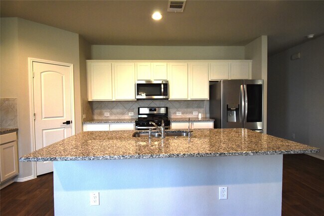 Building Photo - 5930 Dovershire Blf Wy