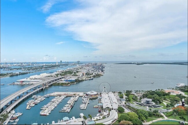 Building Photo - 398 NE 5th St