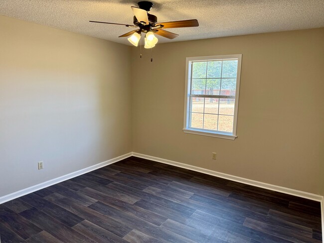 Building Photo - 2870 Walsh Rd