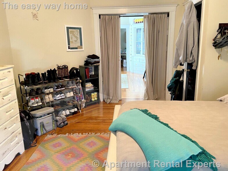 Building Photo - 41 Bay State Ave