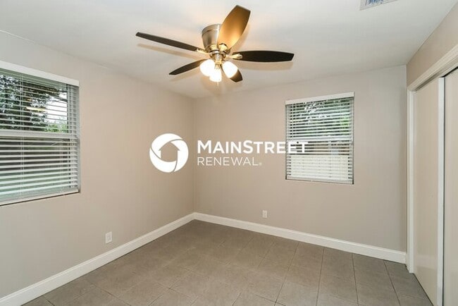 Building Photo - 3 Bedroom Pet-Friendly Home in JACKSONVILL...